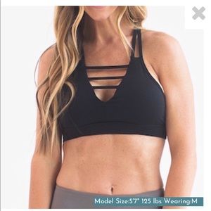 Zyia Black Grid Sports Bra : medium